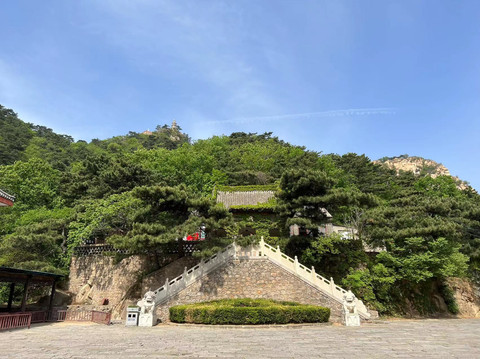 A scenic view of Tianjin Jizhou Qianxiangsi Zaoxiang