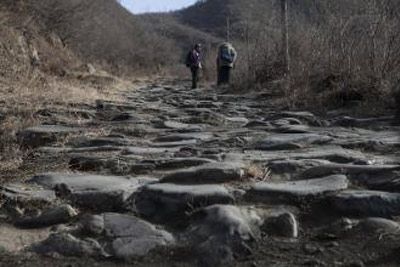 Discover the Wonders of Tianshui Langjiaowa Yizhi: A Hidden Gem in Gansu