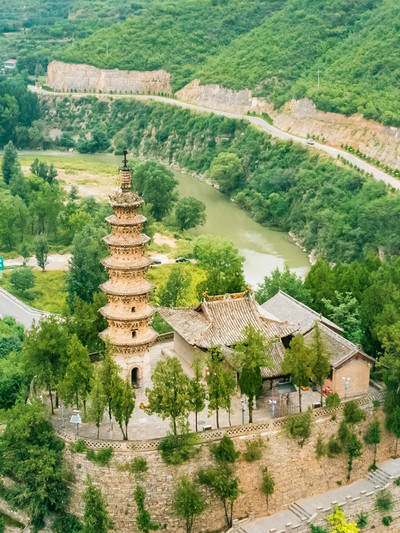 A scenic view of Tiantai An