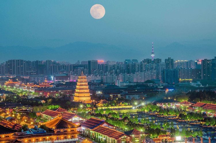 A scenic view of Tongchuan Chongxing Temple Pagoda
