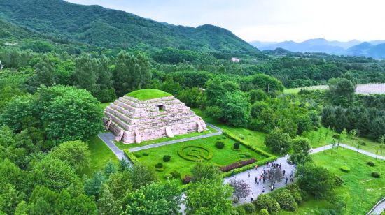 Unforgettable Adventures Await: Exploring Tonghua Jiangyan Muqun in Jilin