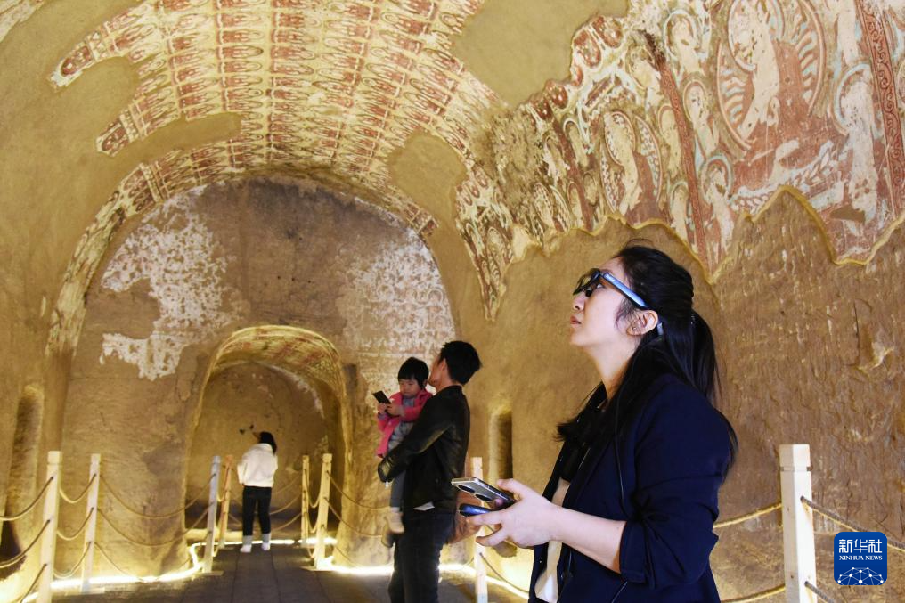 A scenic view of Turpan Yaerhu Gucheng Jiaohe Gucheng