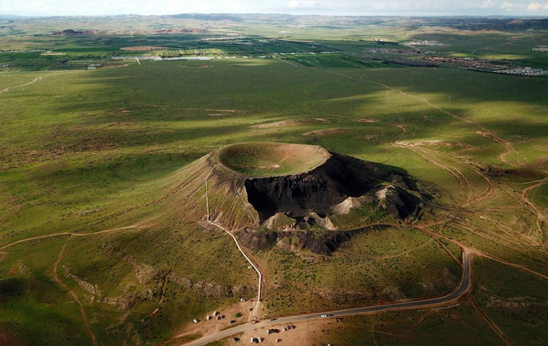 A scenic view of Ulanzab Daihaiyizhiqun