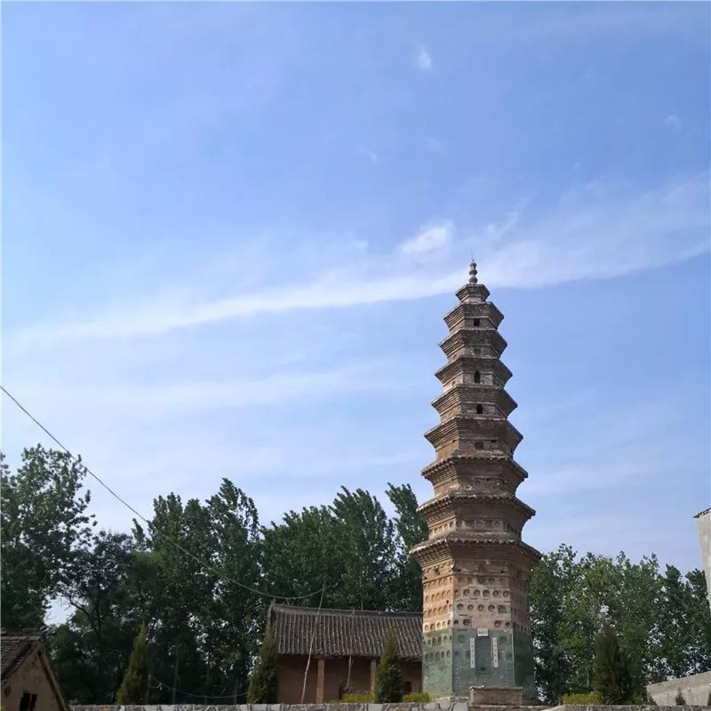 A scenic view of Weinan Bailiang Shousheng Temple Pagoda