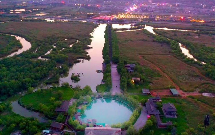 A scenic view of Weinan Heyang Qianjin Pagoda