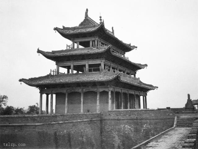 A scenic view of Weinan Jingjin Temple Pagoda
