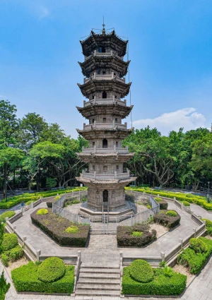 A scenic view of Weinan Jingjin Temple Pagoda