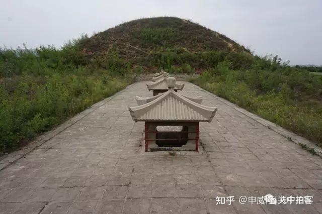 A scenic view of Weinan Li Chongjun Tomb