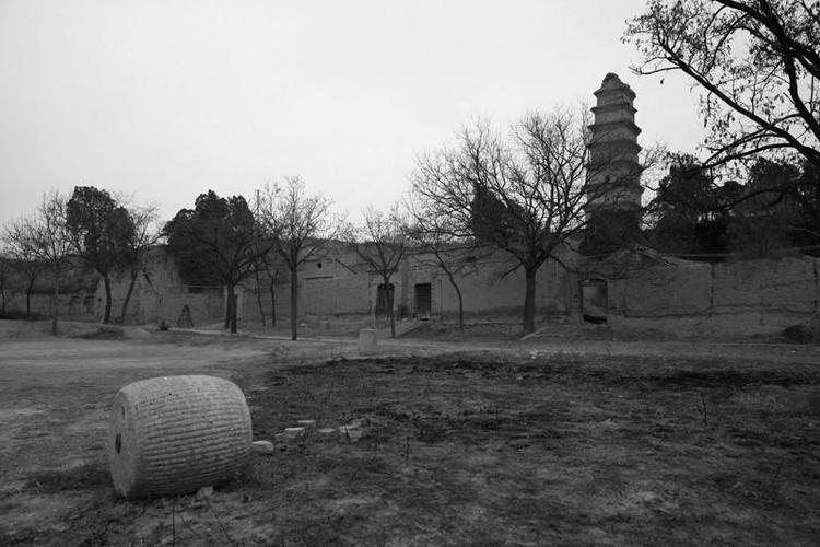 A scenic view of Weinan Luoshan Temple Pagoda