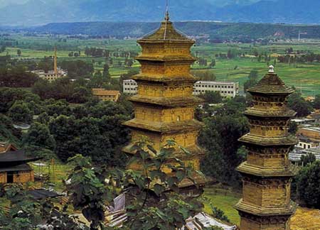 A scenic view of Weinan Mazhuang Huayan Temple