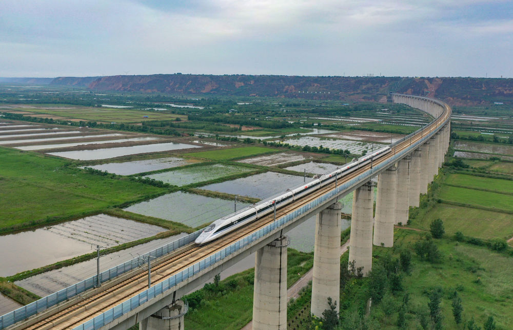 A scenic view of Weinan Qiaoshang Bridge