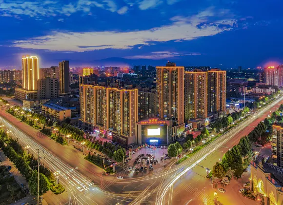 A scenic view of Weinan Qingshan Temple Main Hall