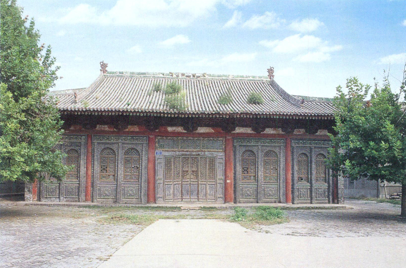 A scenic view of Weinan Qingshan Temple Main Hall
