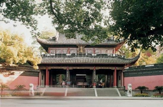 A scenic view of Weinan Qingshi Hall