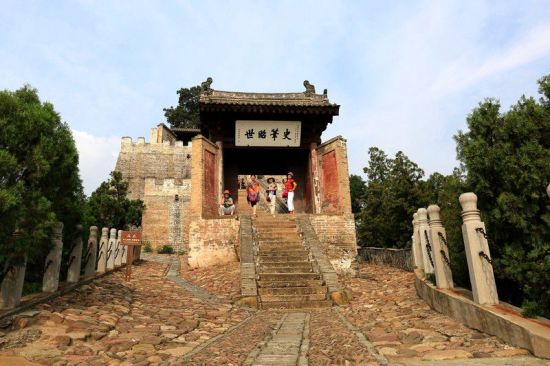 Discover the Historic Weinan Sima Qian Tomb and Shrine: A Journey Through Time