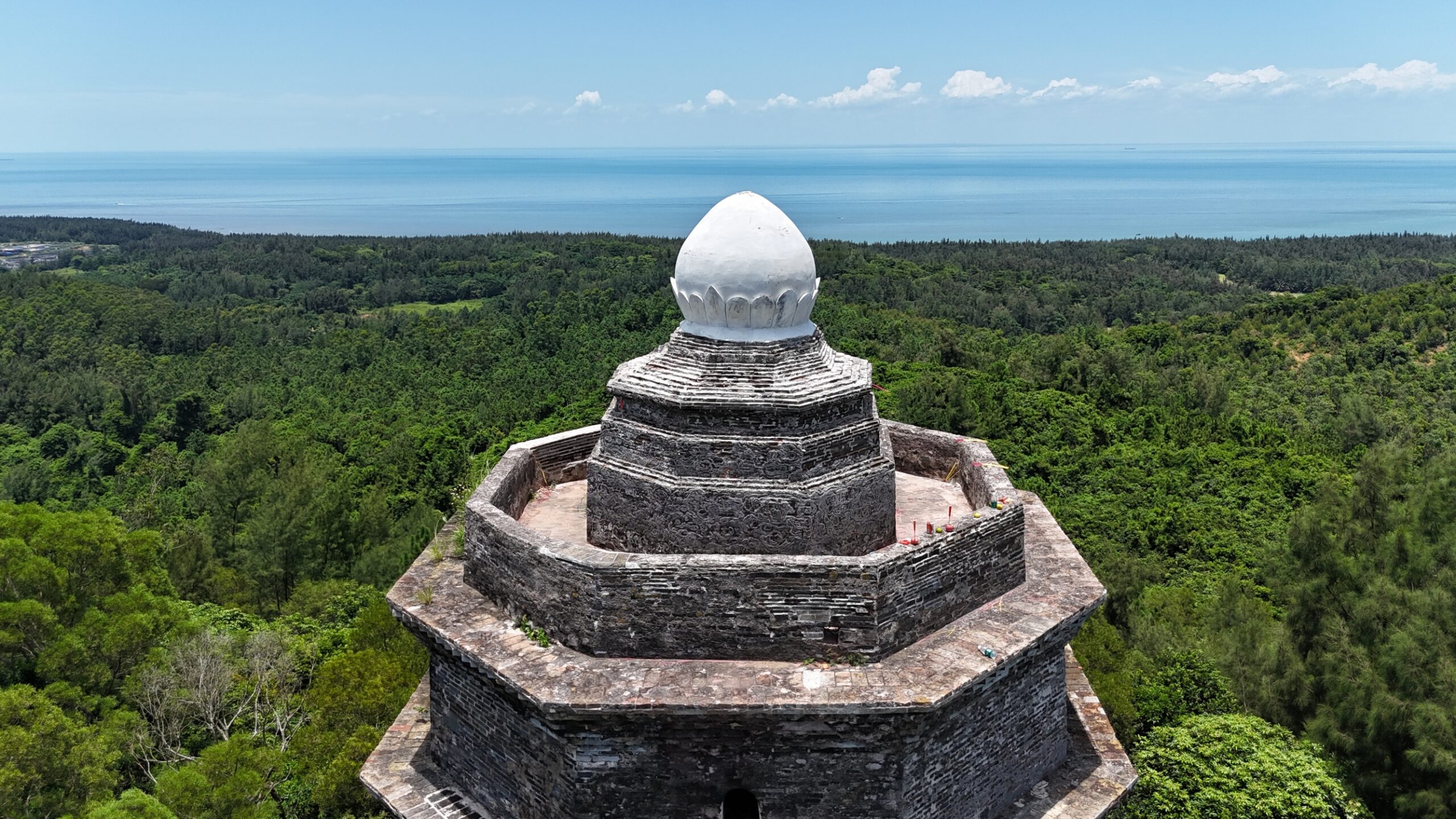 A scenic view of Wenchang Doubing Ta