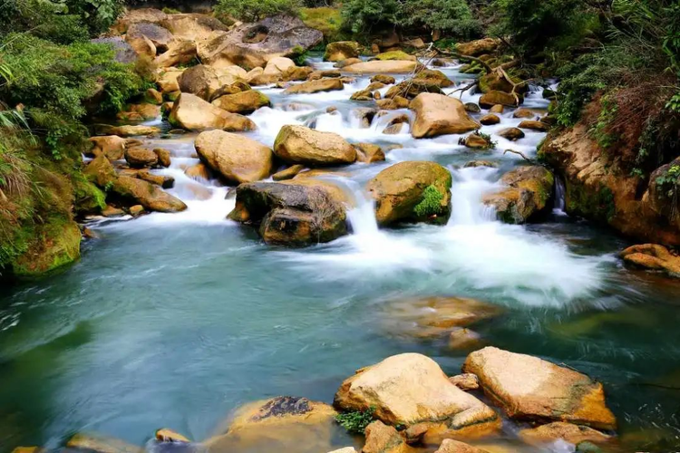 A scenic view of Wenshan Nongshi Tusi Yashu