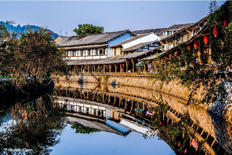 Discovering Wenzhou: A Journey Through Hongshisan Jun Junbu Jiuzhi