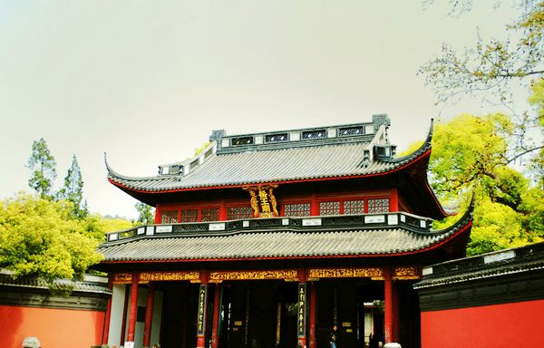 A scenic view of Wenzhou Hufasi Qiao He Ta