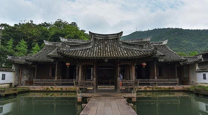 A scenic view of Wenzhou Leqing Dongta