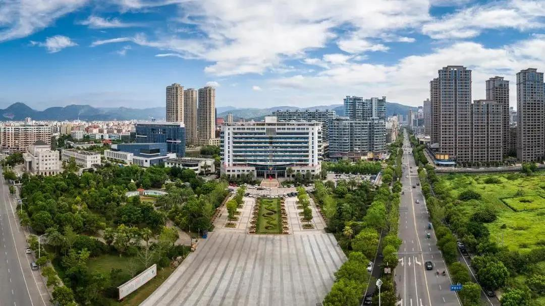 A scenic view of Wenzhou Leqing Dongta
