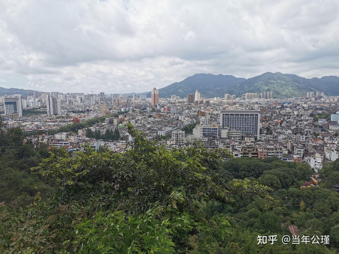 A scenic view of Wenzhou Zhenrusi Shita