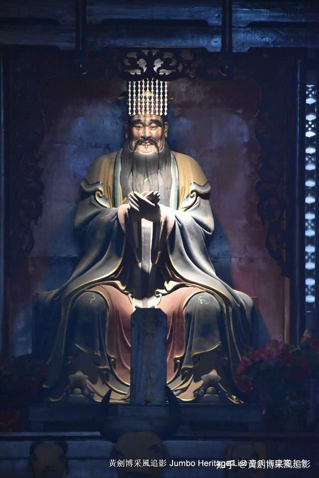 A scenic view of Wuwei Chongxiu Huguosi Ganyingta Bei