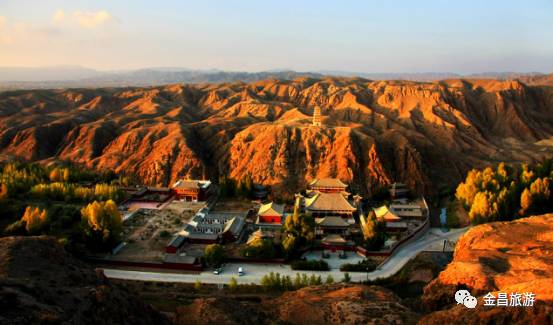 A scenic view of Wuwei Shengrongsi