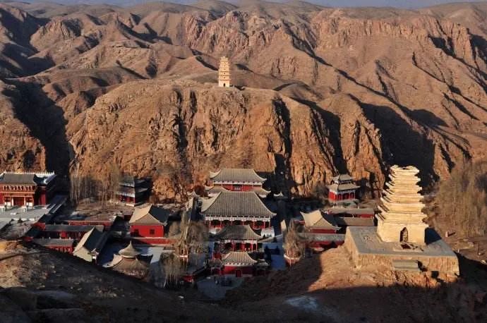 A scenic view of Wuwei Shengrongsi