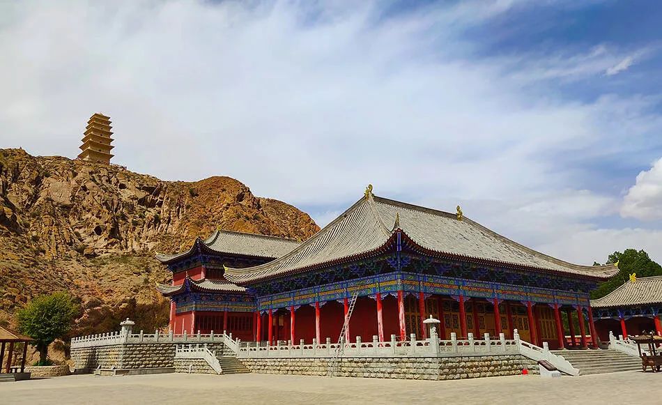 A scenic view of Wuwei Shengrongsi