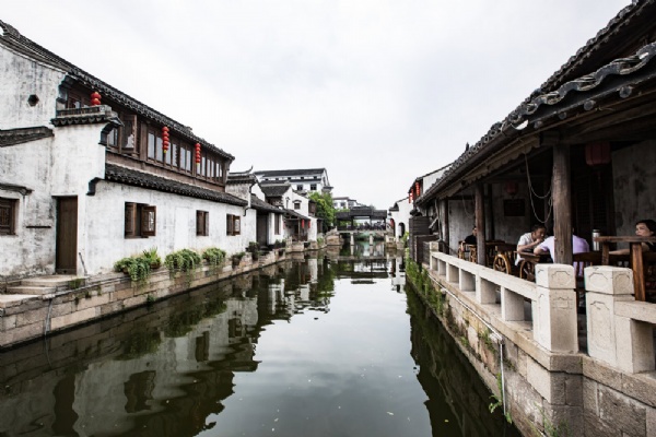A Local’s Guide to Wuxi Dangkou Huashi Laoyizhuang: Where Food Meets Heritage