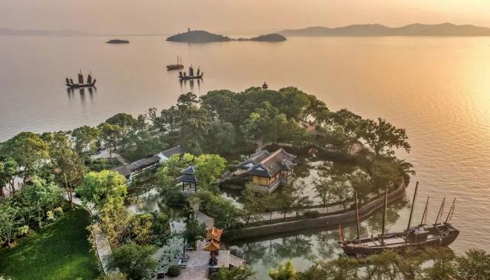 A scenic view of Wuxi Shushan Yaoqun