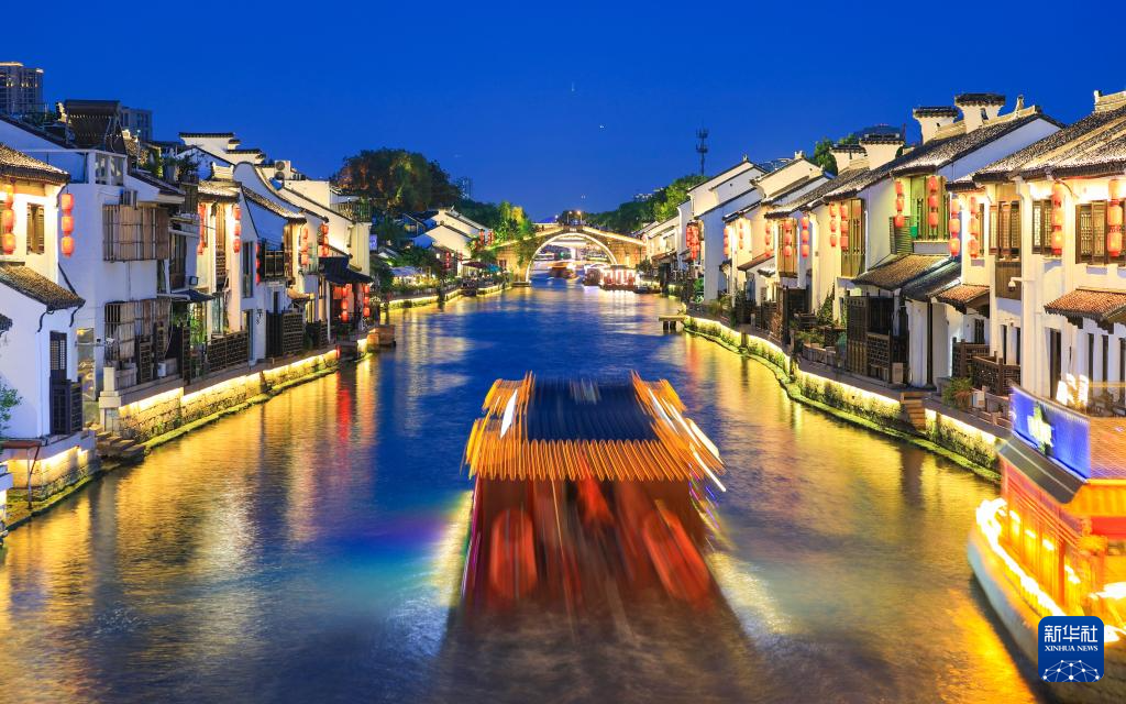 A scenic view of Wuxi Shushan Yaoqun