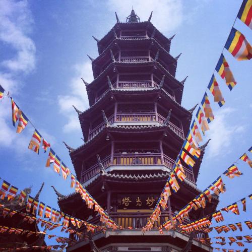 A scenic view of Wuxi Xingguosi Ta