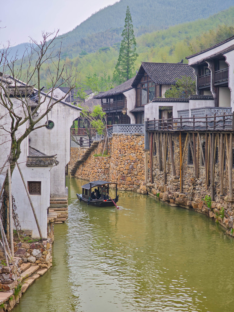 A scenic view of Wuxi Yixing Yaozhi