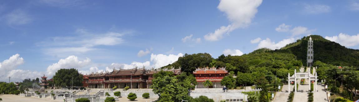A scenic view of Xiamen Qing Baijiao Cijigong