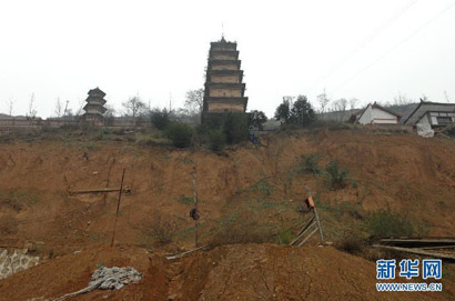 A scenic view of Xian Changan Huayan Temple Pagoda