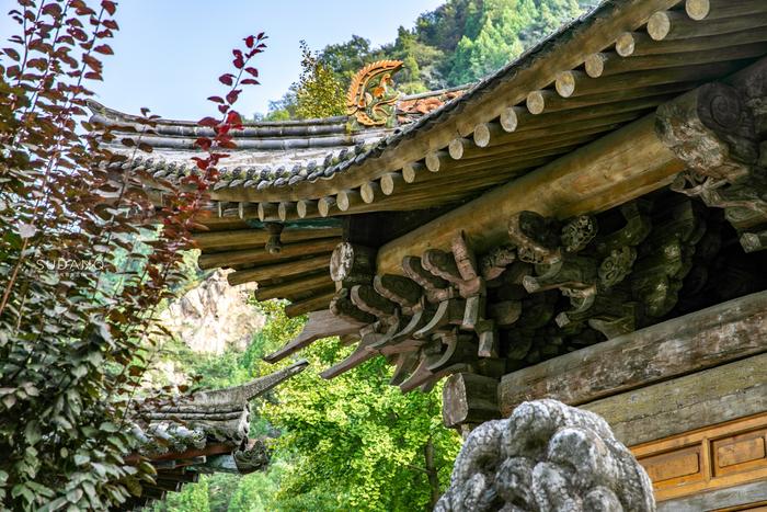 A scenic view of Xian Huxian Huayang Temple Dongyue Xiandian