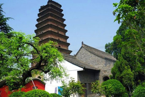 A scenic view of Xian Xiangji Temple Shandao Pagoda