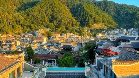 A scenic view of Xiangxi Pushizhen Gujianzhuqun