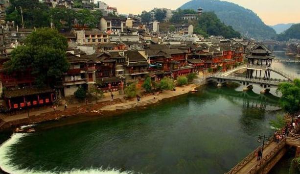 A scenic view of Xiangxi Pushizhen Gujianzhuqun