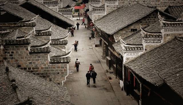 A scenic view of Xiangxi Pushizhen Gujianzhuqun