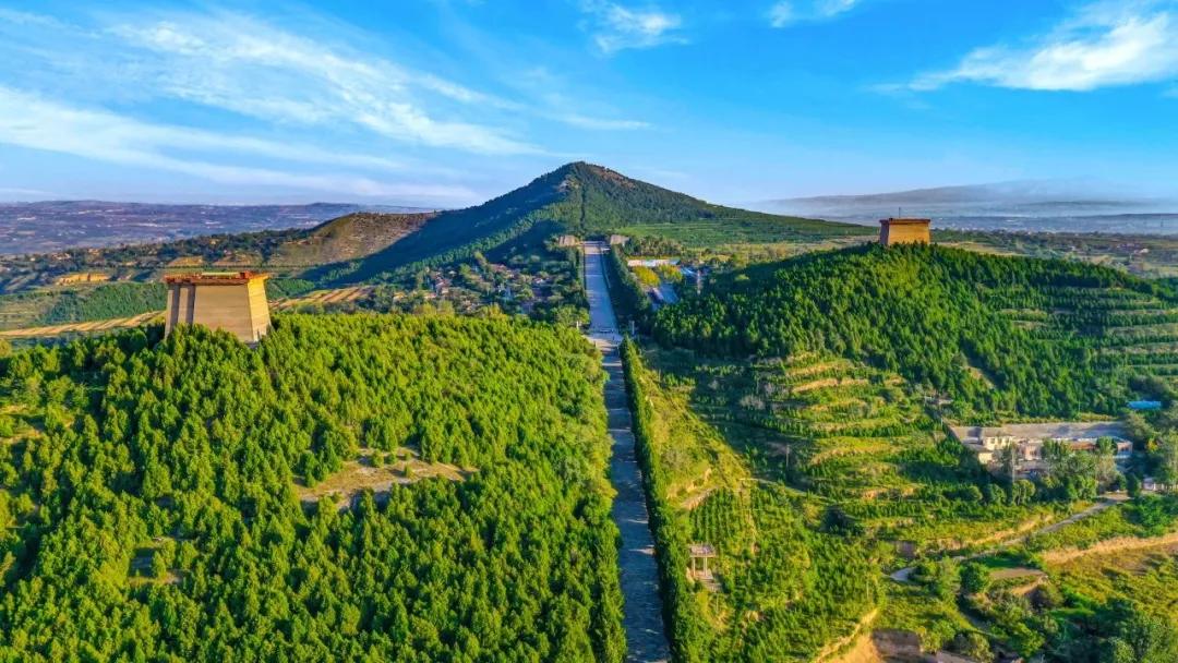 A scenic view of Xianyang Changling Mausoleum