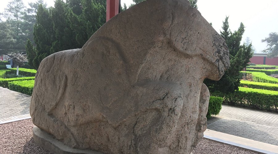 A scenic view of Xianyang Huo Qubing Tomb