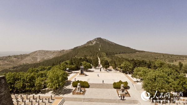A scenic view of Xianyang Tailing Mausoleum