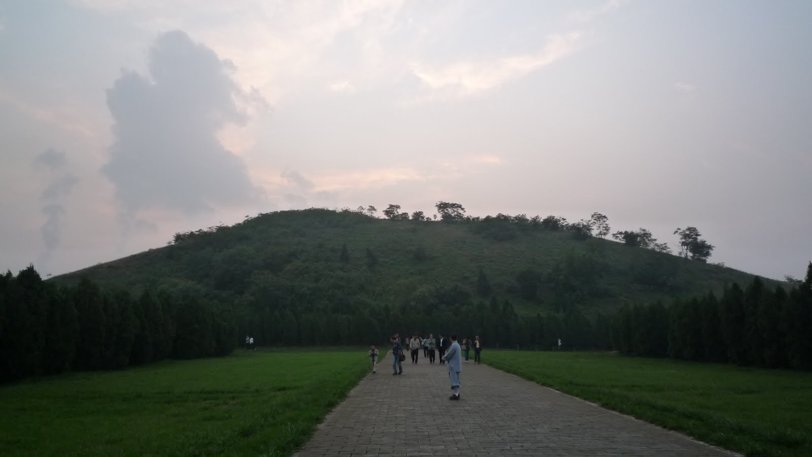 A scenic view of Xianyang Western Han Imperial Tombs