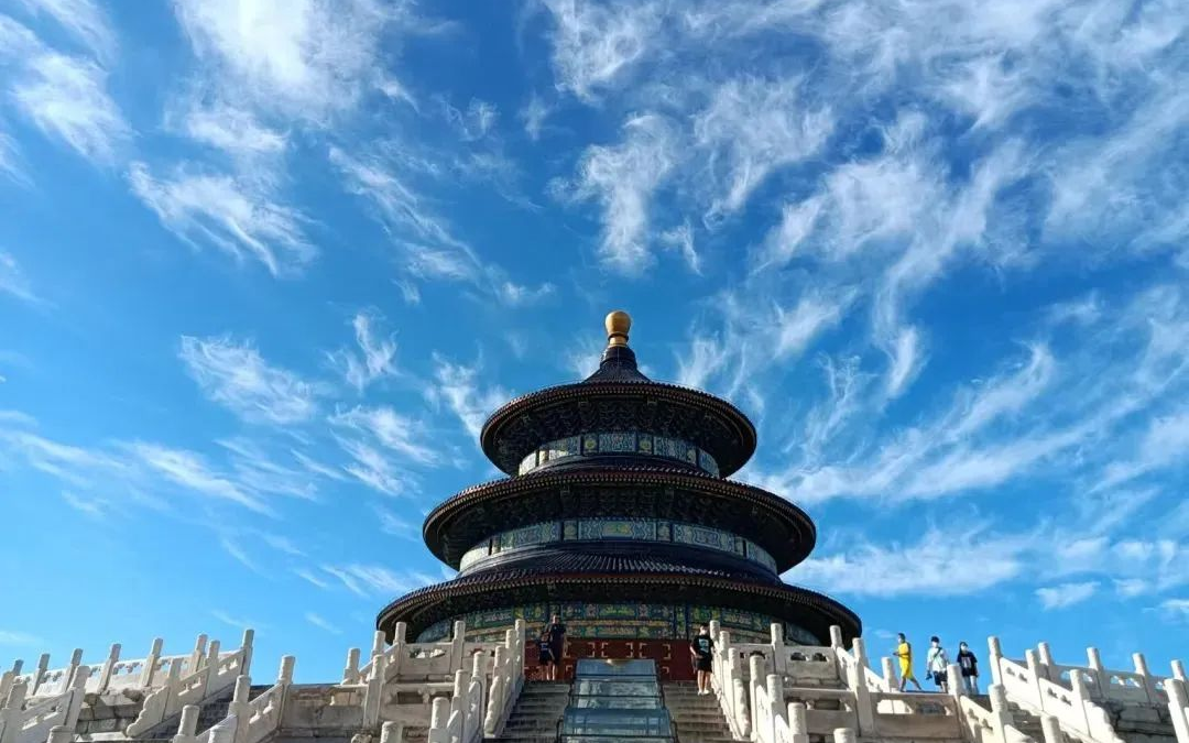 A scenic view of Xianyang Wulingsi Pagoda