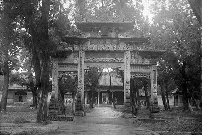 A scenic view of Xianyang Zhaoling Mausoleum