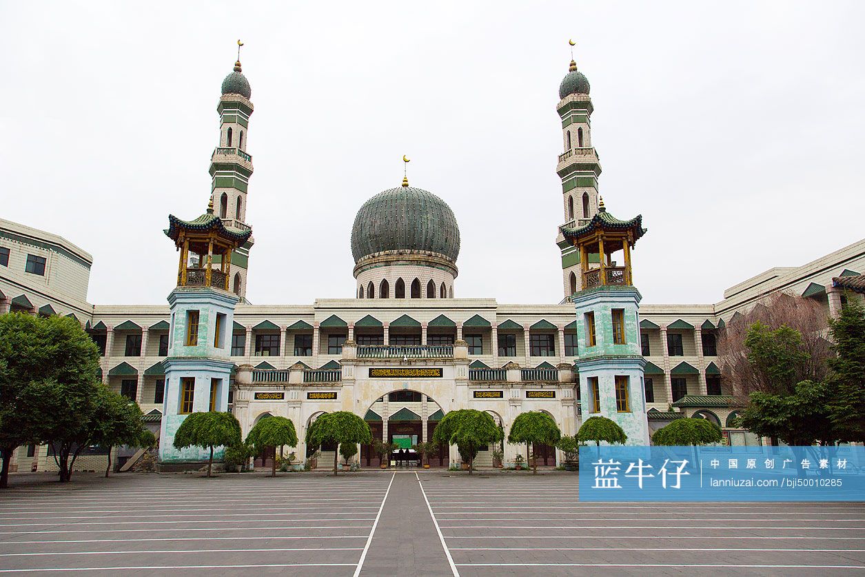 A scenic view of Xining Dongguan Qingzhendasi