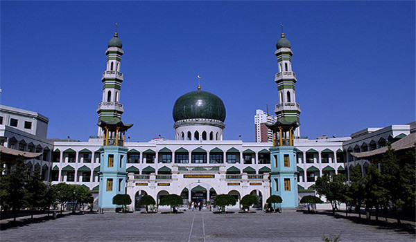 A scenic view of Xining Dongguan Qingzhendasi